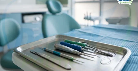 Kit cirúrgico de periodontia organizado em bandeja inox com campo estéril